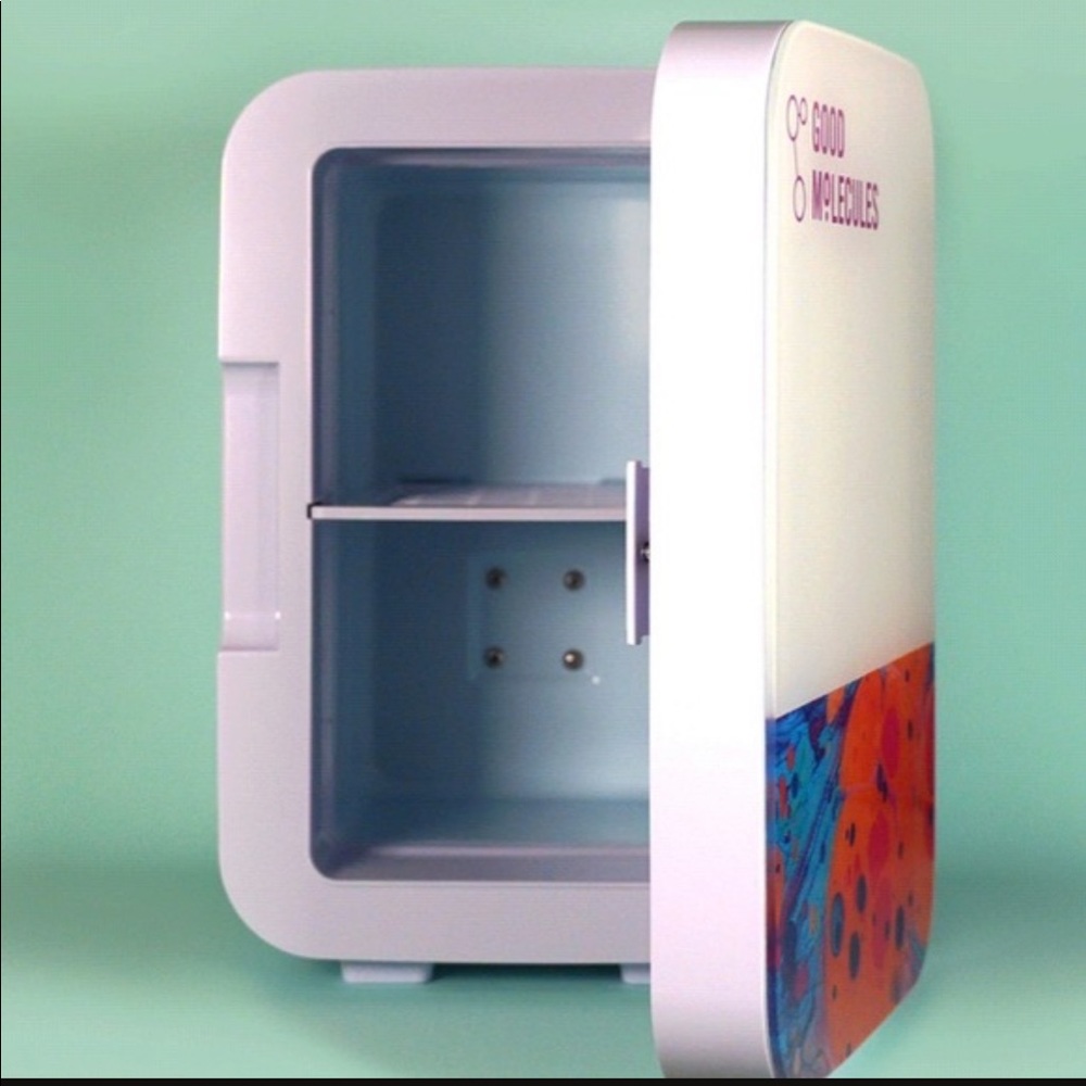 MINI COSMETIC FRIDGE